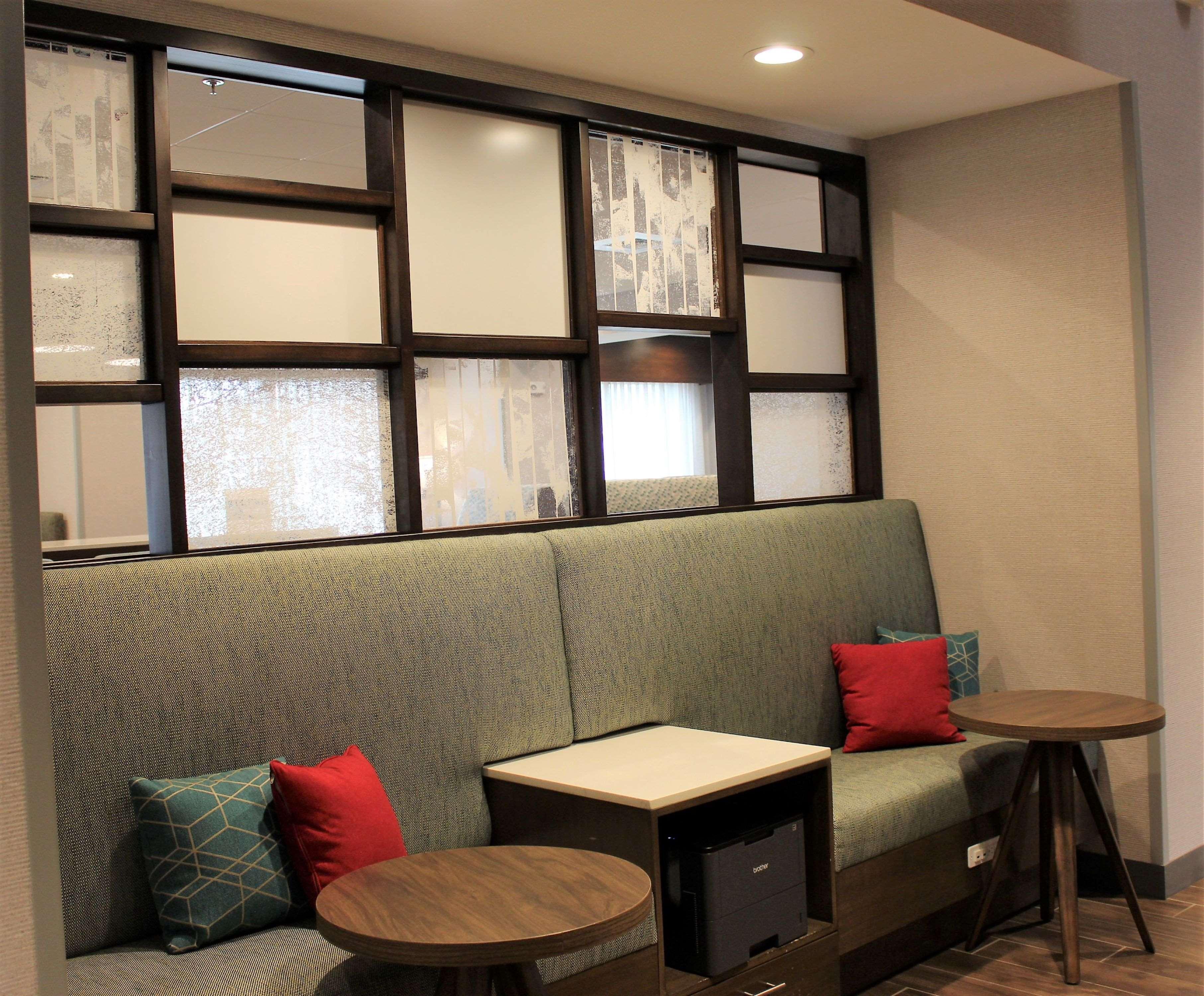 Hotel Hampton 3*