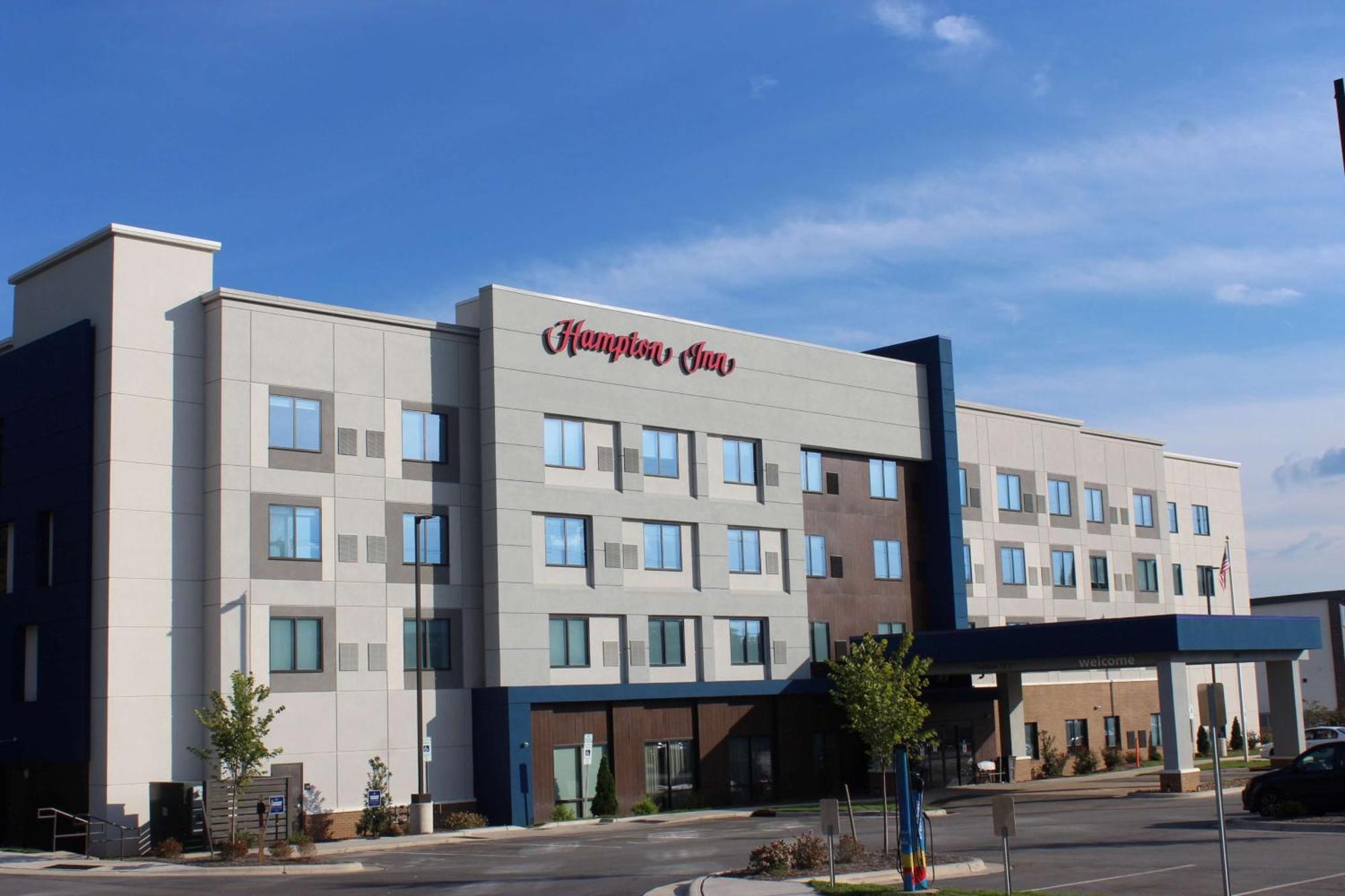 Hampton 3*