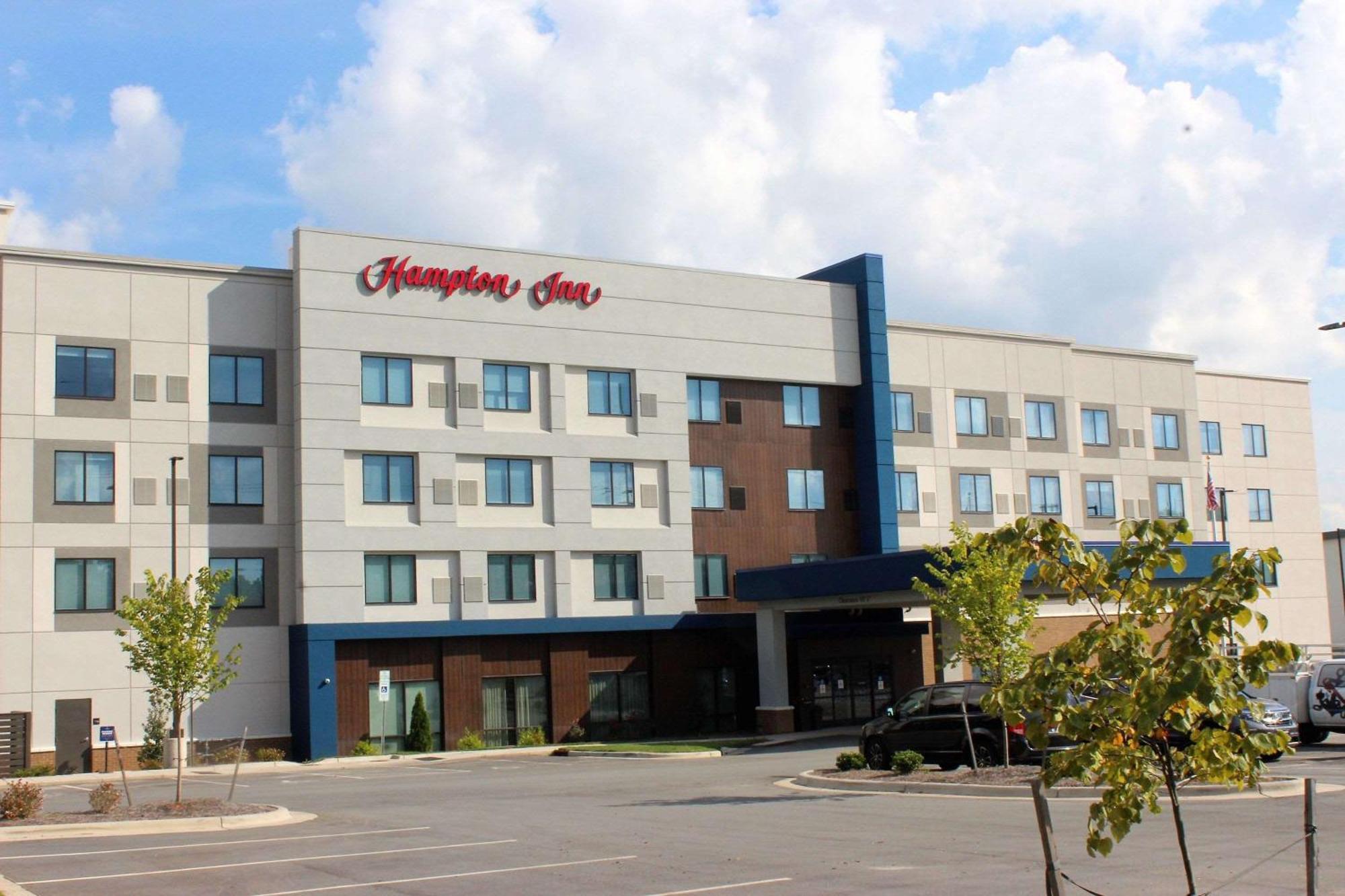 Hampton 3*
